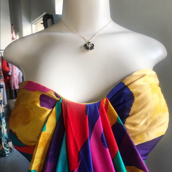 A multicolored dress - Picture 2 of 4